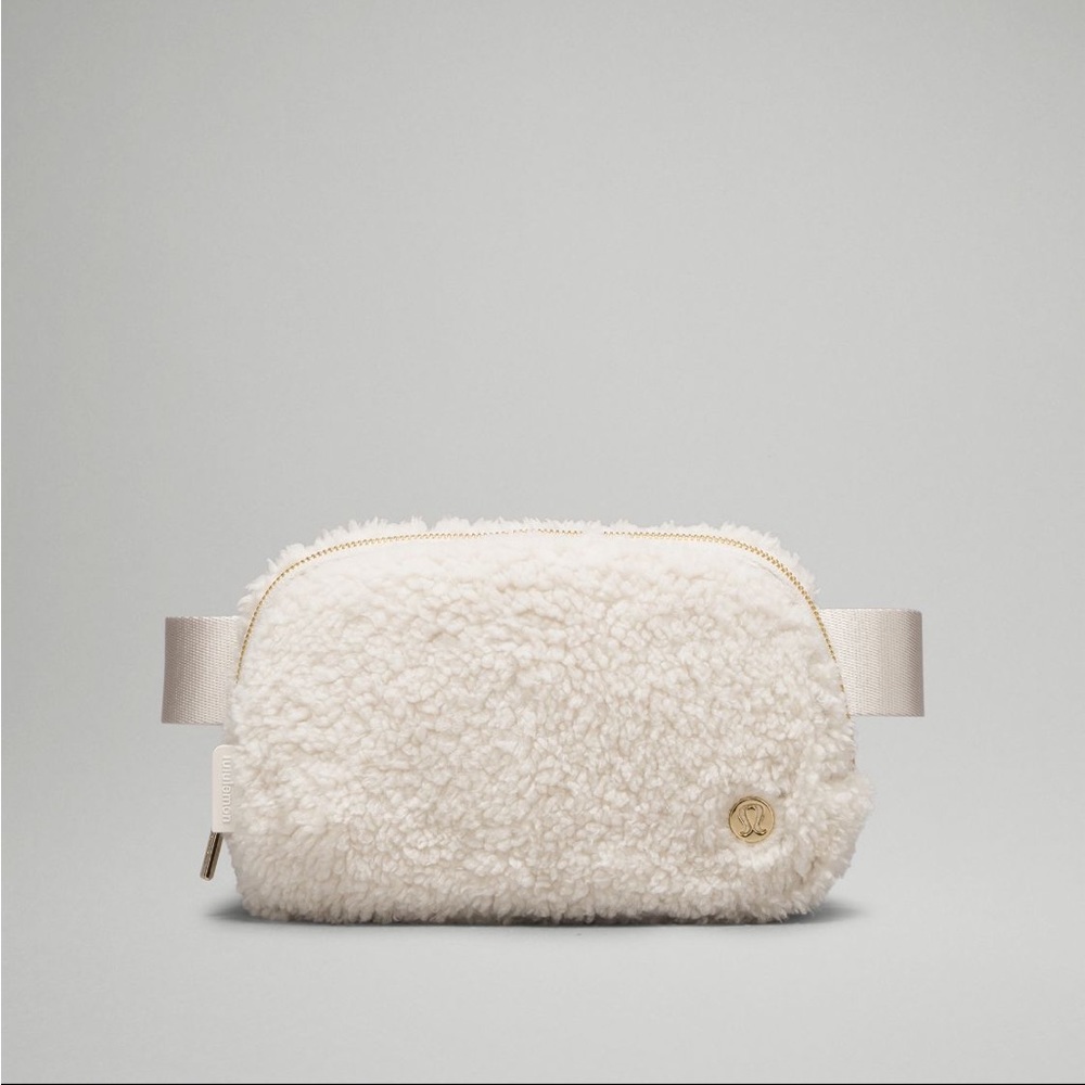 Lululemon belt bag 1L fleece white opal